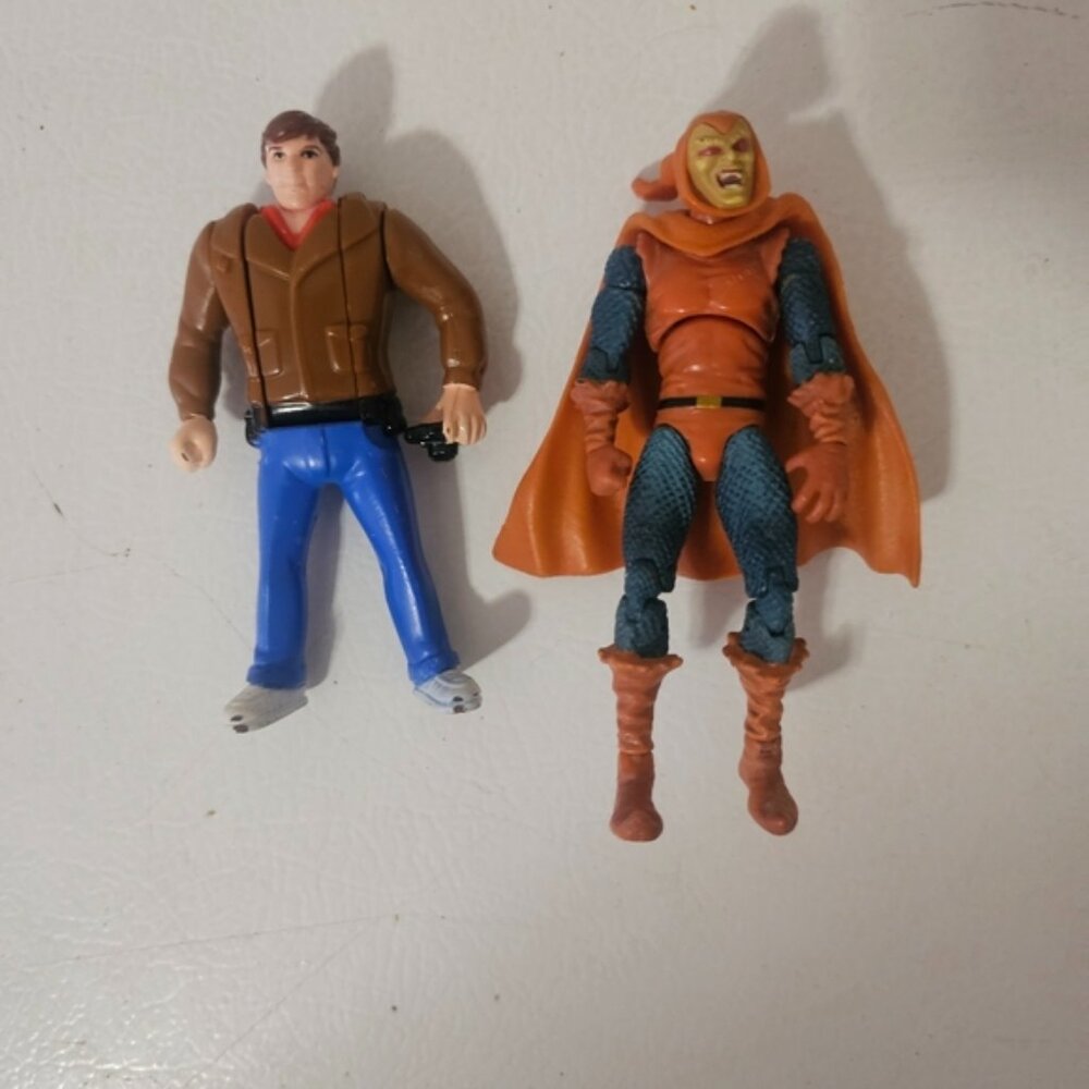 1995 Marvel Peter Parker Spider-Man Flip Head 3.75  Action Figure And Hobgoblin